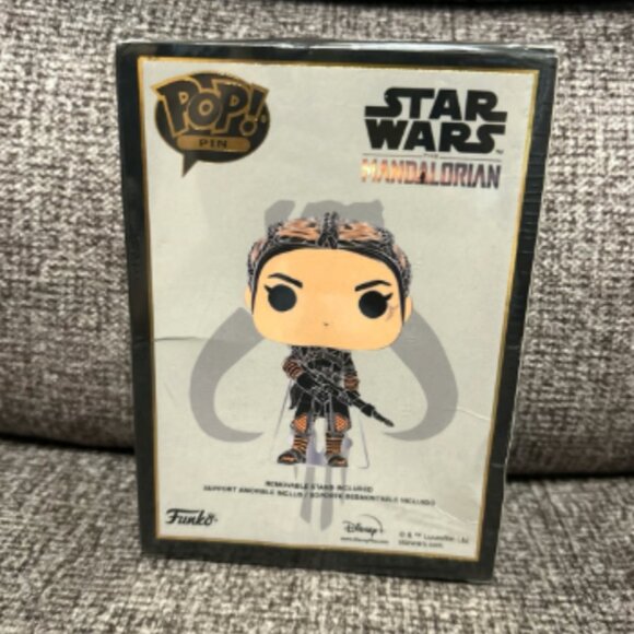 FACTORY SEALED Star Wars Funko Pop Pin The Mandalorian Fennec Shand - Picture 2 of 2